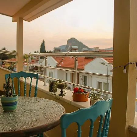 Apartamento Dionyssos 2 *